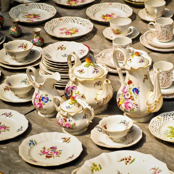Floral Festive Crockery Set