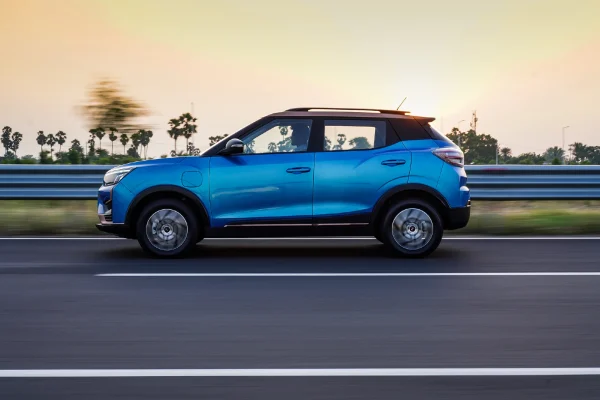 Mahindra XUV400 - Image 3