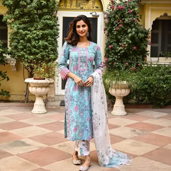 Kurta, Pant And Dupatta Set
