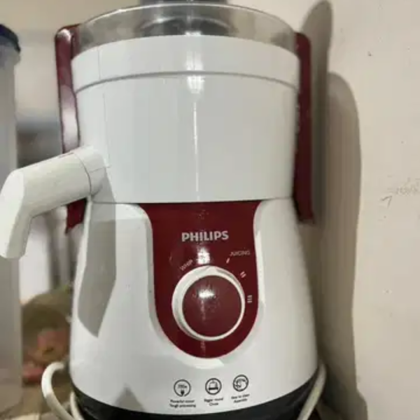 Philips 700 Watt Powerful Juicer with Full Apple feeding tube - HL7705/00